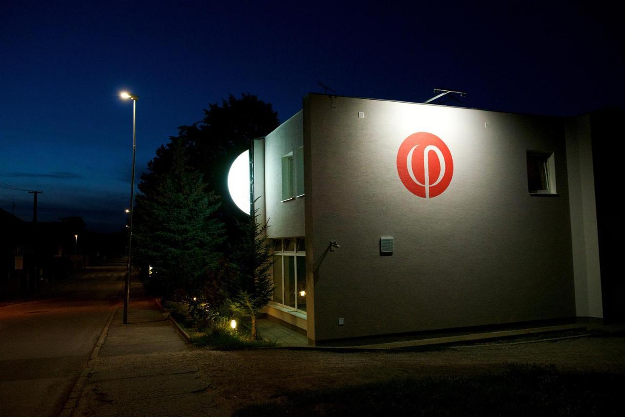 Penzion Formula Trenčín Eksteriør billede